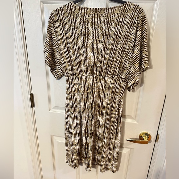 Women’s Faux-Wrap Dress - Picture 3 of 7